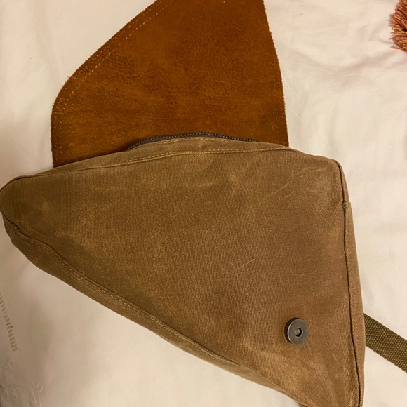 Acacia Messenger Canvas Crossbody Bag - Picture 7 of 7